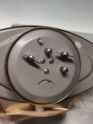 Bonito reloj a cuerda FIVE RAMS made in china