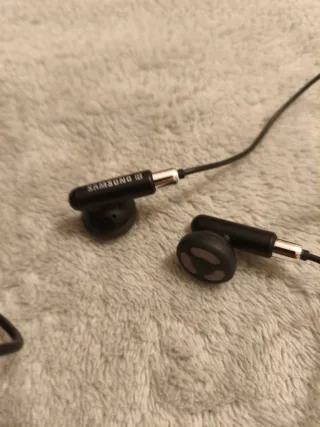 Auriculares Samsung retro con micro (20-pin)