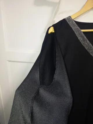 Vestido fiesta negro con detalles plateados