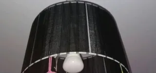 Tulipa lámpara tela negra