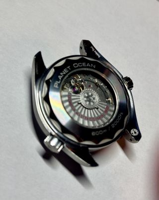 Omega Seamaster Planet Ocean réplica Miyota 8215