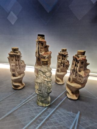 Lote de 4 botellas de licor CASAS COLGANTES (Cuenca)