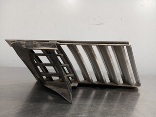 REJILLA PARAGOLPES IZQUIERDA RENAULT VEL SATIS (B