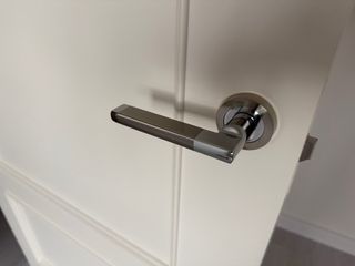 10 Manillas de puerta plateadas y 2 pestillos baño