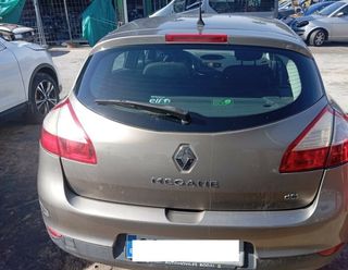 Renault 476258 refuerzo paragolpes del megane iii