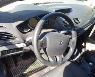 Renault 476258 refuerzo paragolpes del megane iii