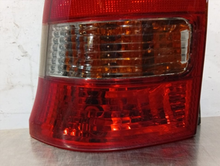 PILOTO TRASERO IZQUIERDO DAEWOO NEXIA 0311000545