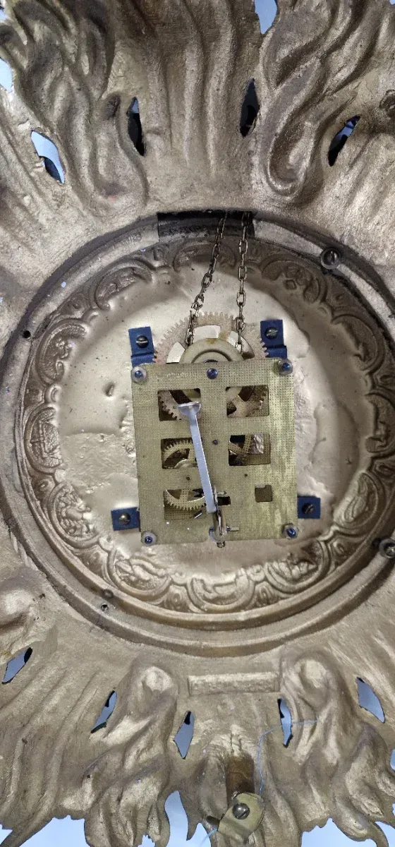 Reloj de sol antiguo es de bronce