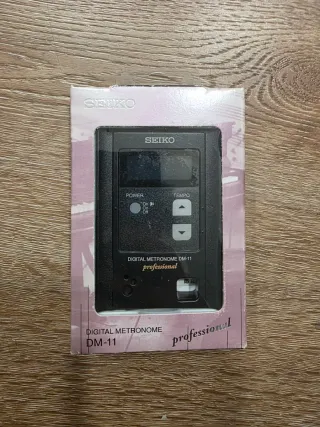 Metrónomo Digital SEIKO DM-11 Profesional