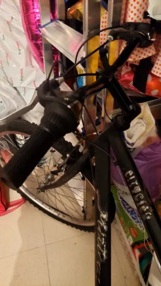 Bicicleta negra 14 pulgadas