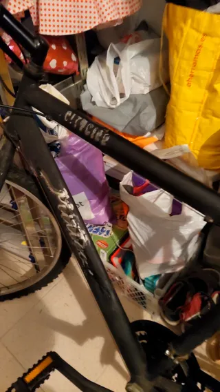 Bicicleta negra 14 pulgadas