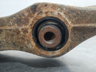 BRAZO SUSPENSION INFERIOR DELANTERO DERECHO VOLKS