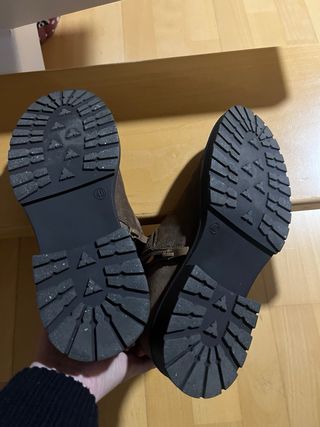 Botines marrones con hebilla