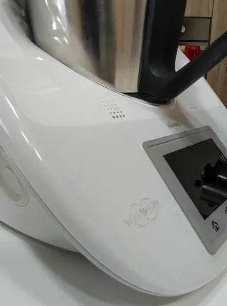 Bimby TM5 con accessori e ricettario Ottimo stato