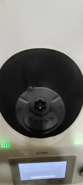 Bimby TM5 con accessori e ricettario Ottimo stato