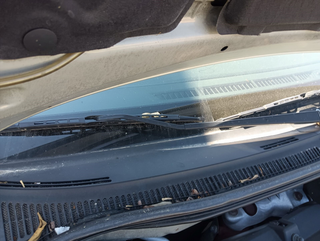 BRAZO LIMPIA DELANTERO DERECHO TOYOTA AVENSIS BER