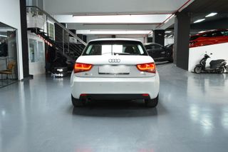 AUDI A1 1.6 TDI 90cv S tronic Attraction