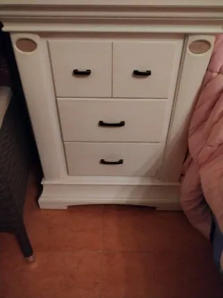 Cama Matrimonio 1.50 + 2 Mesitas + Aparador