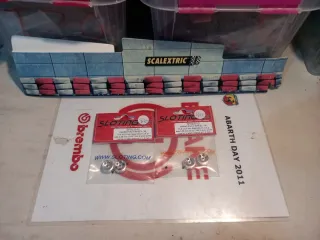 2 Bolsas Llantas Slot Urano 15.9 x 8.5mm