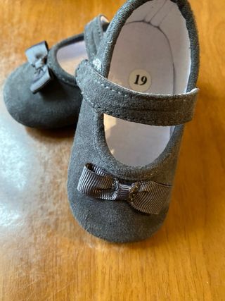 Zapatos bebé niña talla 19