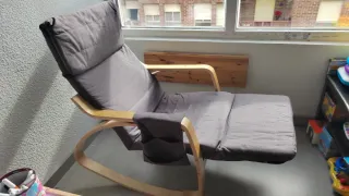 Mecedora Ikea gris madera