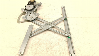 ELEVALUNAS DELANTERO DERECHO TOYOTA AURIS (E18) 1