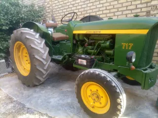 Tractor John Deere 717