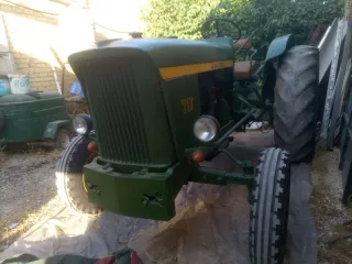 Tractor John Deere 717