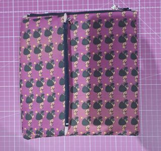 Estuche y porta libreta.