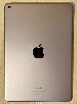 iPad 6ª Gen 128GB Gris WiFi con funda NUEVOS