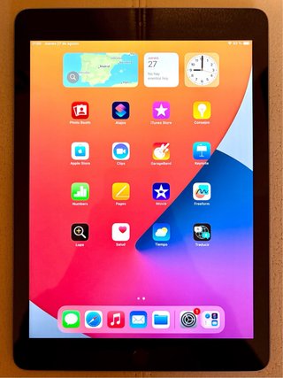 iPad 6ª Gen 128GB Gris WiFi con funda NUEVOS