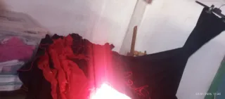 Bata de cola flamenca negra y roja