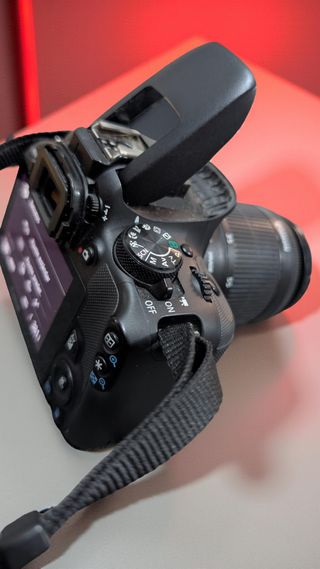 Canon EOS 100D Réflex Táctil