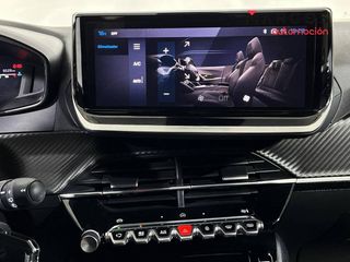 Peugeot 2008 Allure N Hybrid 145 eDCS6