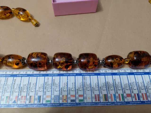 Imponente collana simil ambra