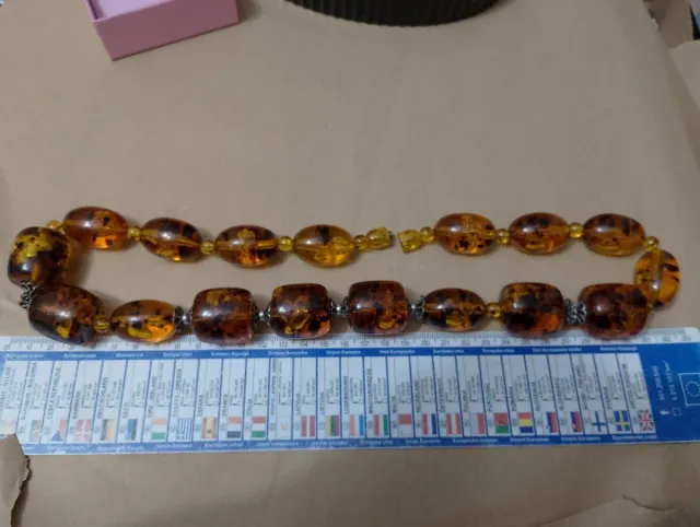 Imponente collana simil ambra