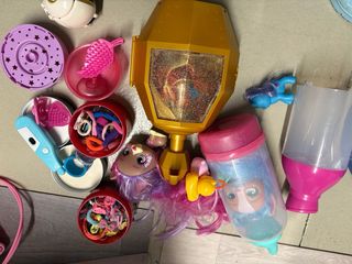 Muñecas Barbie y Vip Pets