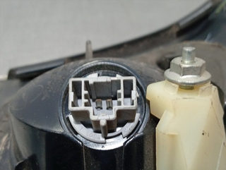 PILOTO TRASERO DERECHO INTERIOR MAZDA 3 BERLINA (