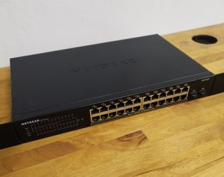 Switch NETGEAR GS324TP PoE+ 24 Puertos Gb+ 2 SFP