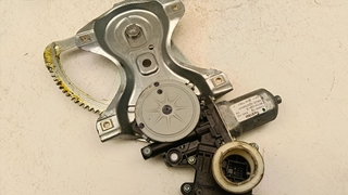 ELEVALUNAS DELANTERO IZQUIERDO TOYOTA AURIS (E18)