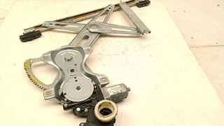 ELEVALUNAS DELANTERO IZQUIERDO TOYOTA AURIS (E18)