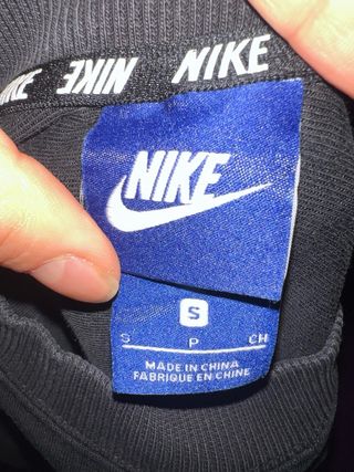 Título: Sudadera Nike Sportswear Tape - Negra