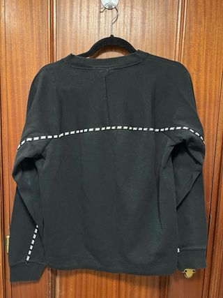 Título: Sudadera Nike Sportswear Tape - Negra