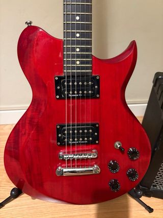 Washburn WI200PRO + Amplificador Roland Cube 15X