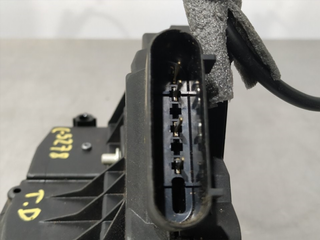 CERRADURA PUERTA TRASERA DERECHA FORD KUGA XWMB B