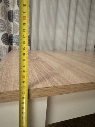 Mesa de comedor madera y blanca