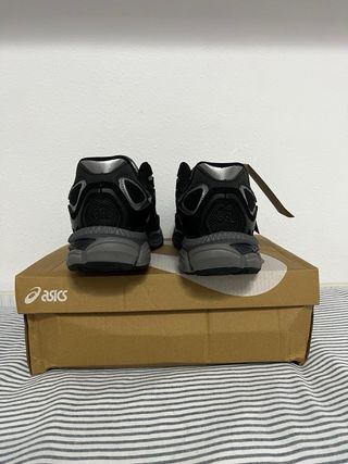 Zapatillas Hombre Negras y Grises