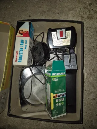 Lote Foto Sylvania Proyector y Flash