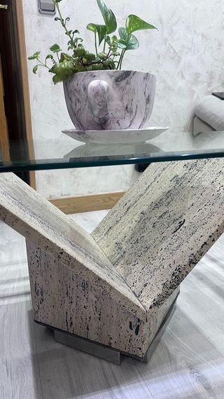 Tavolo da centro in marmo e vetro