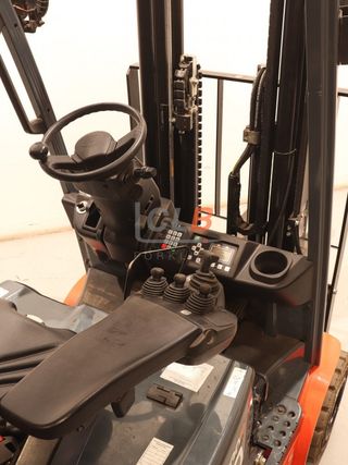 Ref. M-6522 Frontal Eléctrica 3 ruedas TOYOTA 8 FBE 20T